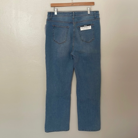 NWT Daily Thread Hi Rise Flare Bootcut Jean. 14 - Picture 6 of 8